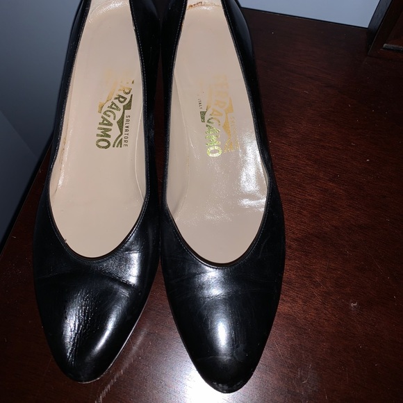 Salvatore Ferragamo black heels - Picture 2 of 5
